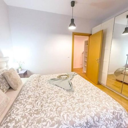 Old Town Spacious Apartment Bükreş Dış mekan fotoğraf