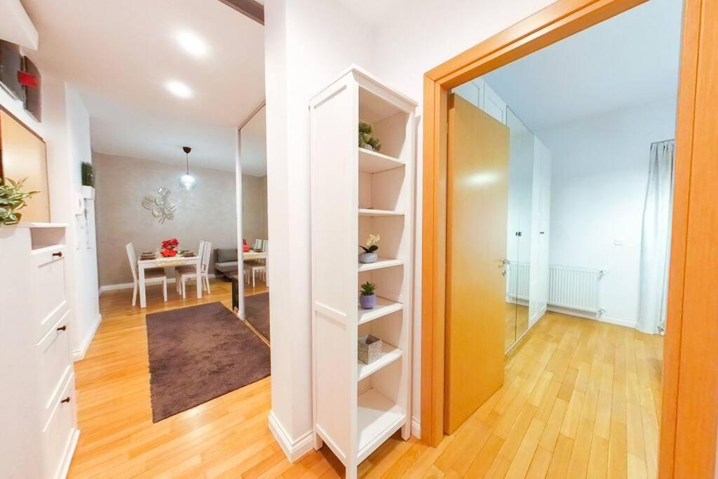 Old Town Spacious Apartment Bükreş Dış mekan fotoğraf